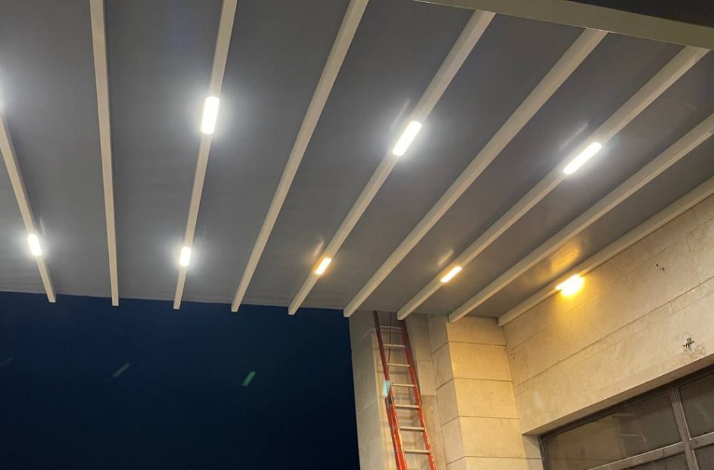 سقف متحرک در مشهد